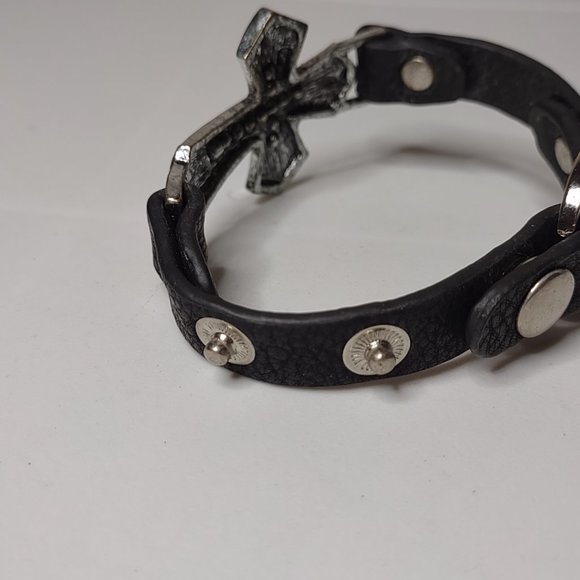 Very Awesome Black Bracelet With Cross - Picture 2 of 9
